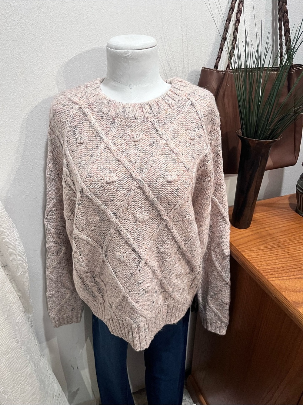 Women’s Cable knit Sweater Size Small